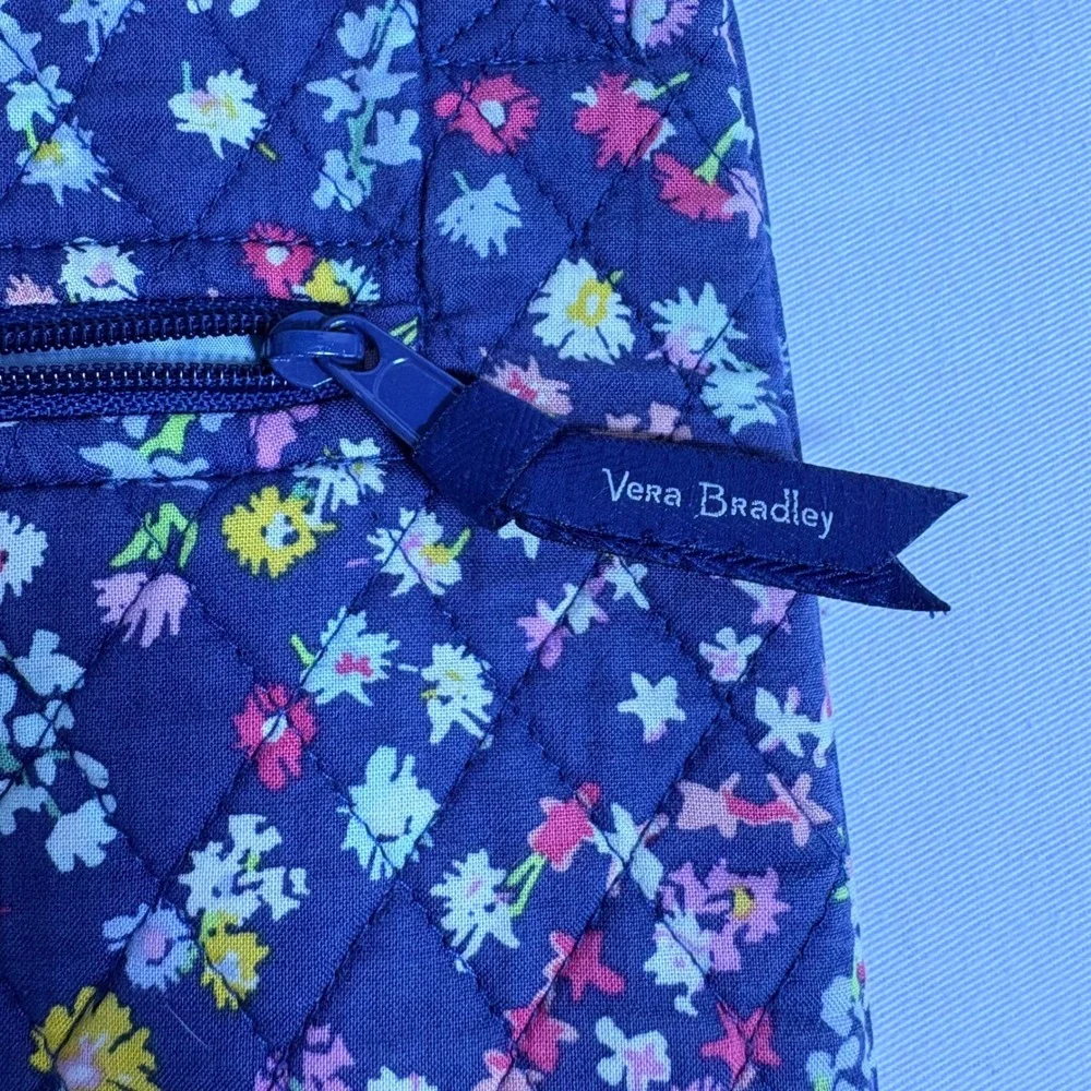 Vera Bradley Crossbody Bag Small Navy Blue Floral Excellent Quilted Cotton Zip